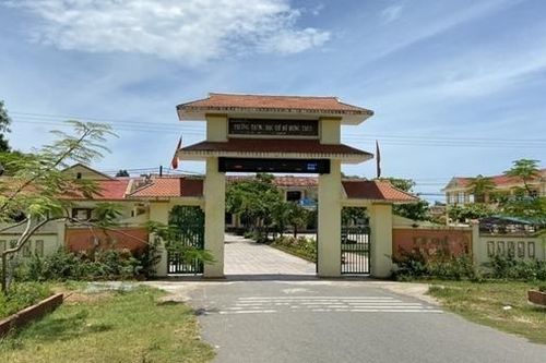 Nam sinh lỡ kỳ thi vào lớp 10 vì bị bạn đánh hội đồng phải nhập viện