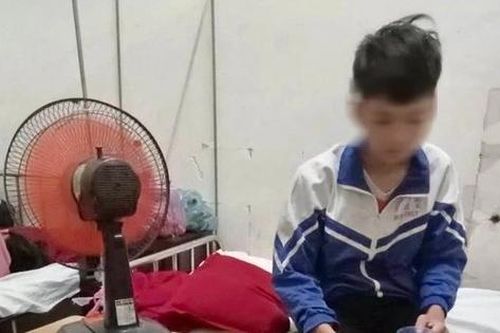 Nam sinh lỡ kỳ thi vào lớp 10 vì bị bạn đánh hội đồng