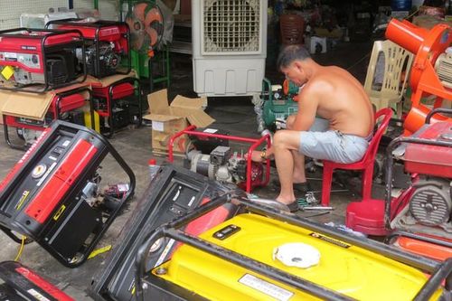 Lợi dụng việc cắt điện để tăng giá máy phát điện, quạt tích điện thu lợi bất hợp pháp sẽ bị xử lý nghiêm