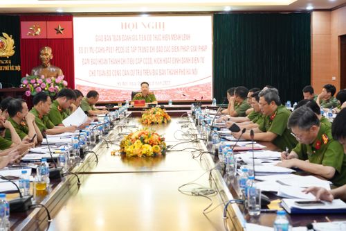 Tiếp tục huy động tối đa lực lượng, đảm bảo làm sạch dữ liệu dân cư