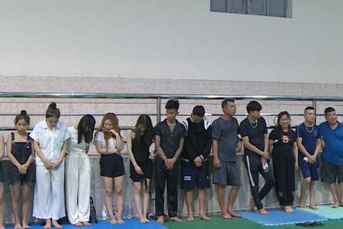 Bắt quả tang 25 người 'phê' ma túy trong khu nhà bảo vệ