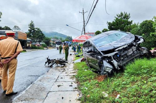 Nạn nhân thứ 2 tử vong sau vụ ôtô lao sang đường ngược chiều