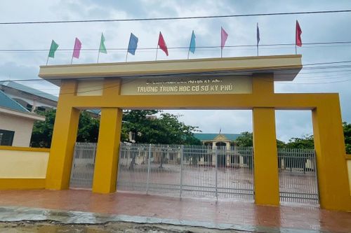 Thêm 2 thầy giáo xin nghỉ 'khám bệnh' nhưng lại sang Hàn Quốc tìm việc