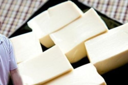 Trăn trở với nghề truyền thống đậu phụ Mơ