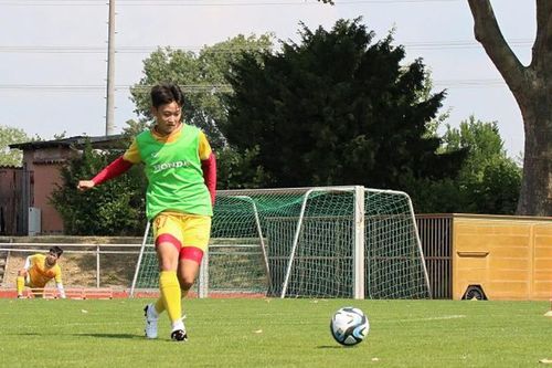 Trung vệ của tuyển nữ Việt Nam muốn theo Huỳnh Như ra nước ngoài chơi bóng
