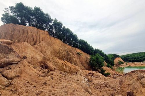 Ngổn ngang Dự án cải tạo nghĩa trang Nỗng Tranh