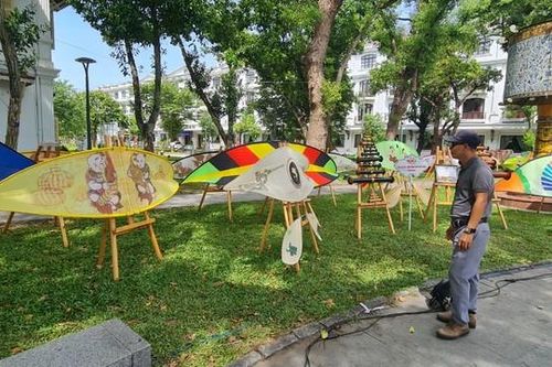 Đến Festival Huế, chiêm ngưỡng 'nghệ thuật rối trên không'