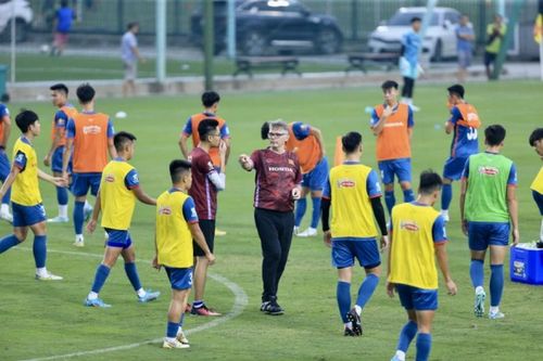 HLV Troussier yêu cầu đặc biệt với U23 và tuyển Việt Nam
