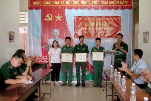 Tổng kết lớp học tình thương trên khu vực biên giới tỉnh Long An