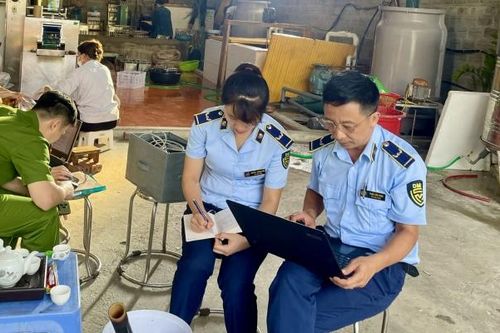Sơn La phát hiện cơ sở sản xuất kem sữa trái phép, vi phạm loạt quy định