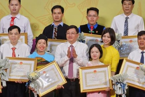 Xét đặc cách cho cô giáo khuyết tật vào dạy trường công lập