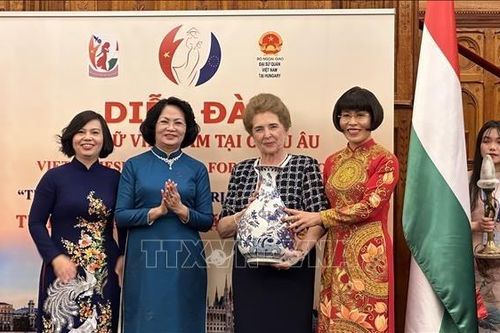 Dấu ấn phụ nữ Việt Nam trong lòng bạn bè quốc tế