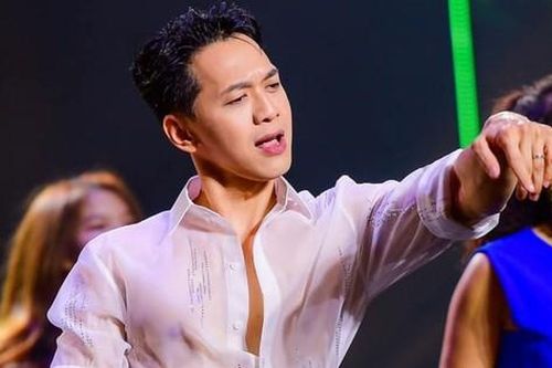 Thấy gì từ việc chủ tịch ACB Trần Hùng Huy hát, nhảy như ca sĩ