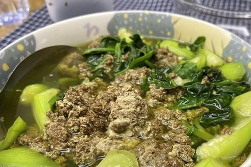 Bát canh cua đồng và yêu thương mênh mông ùa về ngày Hà Nội mất điện