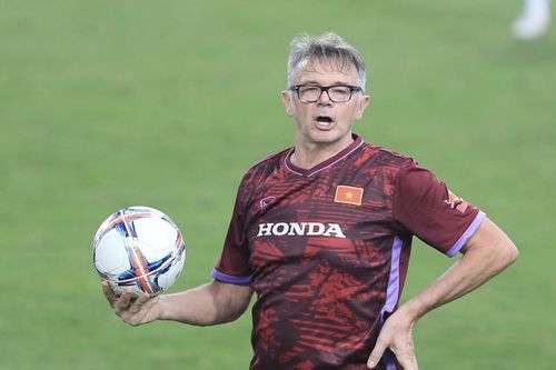 HLV Troussier tạo ranh giới dễ phá vỡ giữa U23 và tuyển Việt Nam