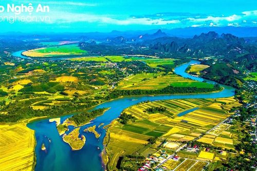 Phấn đấu xây dựng Anh Sơn phát triển nhanh và bền vững, khẳng định vị thế tốp đầu các huyện miền núi của tỉnh