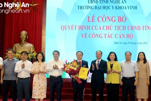 Công bố Quyết định bổ nhiệm Hiệu trưởng Trường Đại học Y khoa Vinh