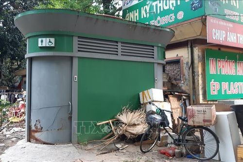 Nhà vệ sinh công cộng ở Hà Nội: Để 'công trình phụ' không còn là phụ