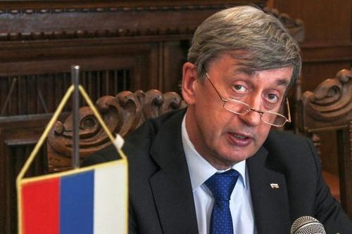 Romania yêu cầu cắt giảm 51 nhân viên Đại sứ quán Nga