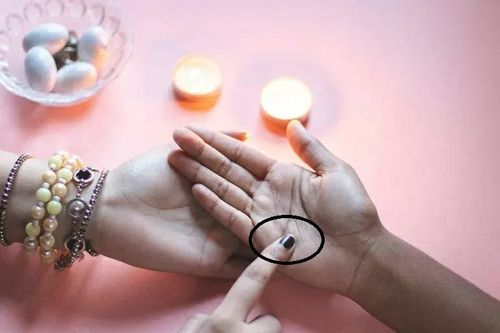 5 điểm trong lòng bàn tay có thể báo trước người phúc mỏng, phận bạc thường, có 1 cái thôi cũng khó giàu