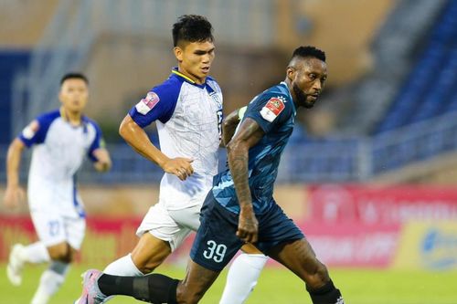 CLB TPHCM phản ánh VFF và VPF: Đề nghị kỷ luật tổ trọng tài FIFA