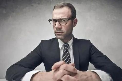 9 điều không nên làm chốn công sở