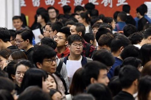 Cử nhân thất nghiệp: 'Vết sẹo' kinh tế Trung Quốc