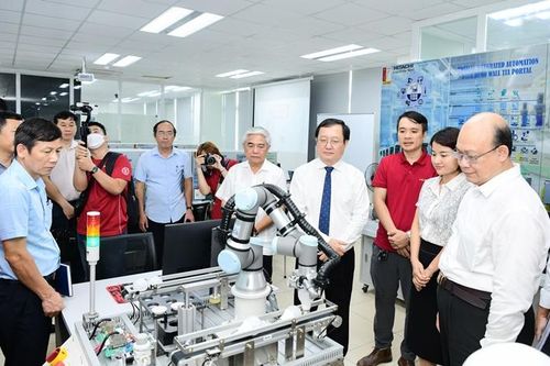 Bài 5: Khoa học công nghệ là con đường ngắn nhất để đạt mục tiêu thịnh vượng