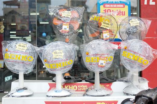 Kinh doanh trục lợi thiết bị điện mùa nắng nóng sẽ bị nêu tên công khai