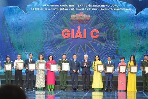 Giải Diên Hồng lần thứ nhất: Bám sát hơi thở cuộc sống, phản ánh tâm tư, nguyện vọng của cử tri và nhân dân
