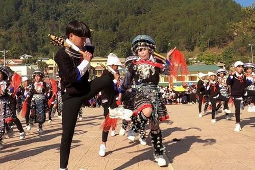 Ngàn năm còn đó tiếng khèn