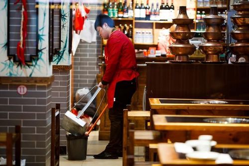 Từ bỏ mức lương hàng nghìn USD để làm việc nhẹ lương thấp