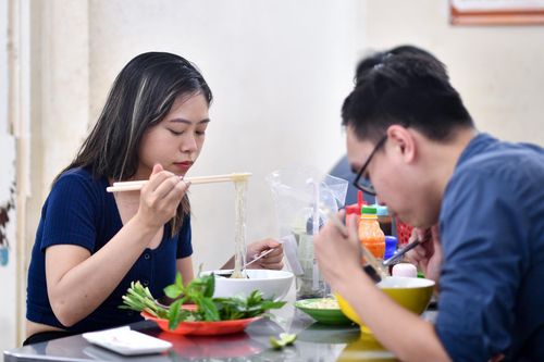 Phở miến gà Kỳ Đồng ở TP.HCM đón thêm khách trẻ nhờ hiệu ứng Michelin