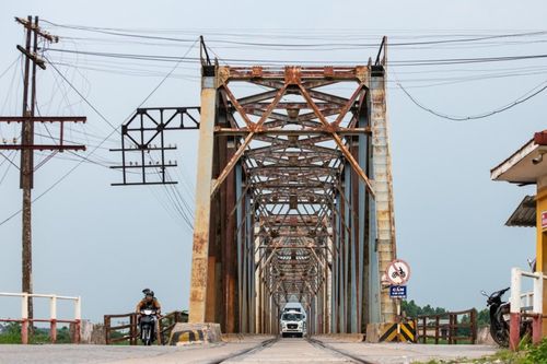 Cây cầu được gợi ý dùng tiền bán vải để xây