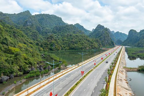 Nâng tốc độ đường ven biển Hạ Long - Cẩm Phả lên 80 km/h