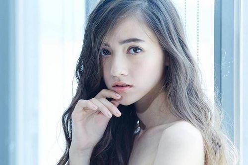 Người mẫu lai Mông Cổ - Nga gây tranh cãi khi vào vai Đát Kỷ