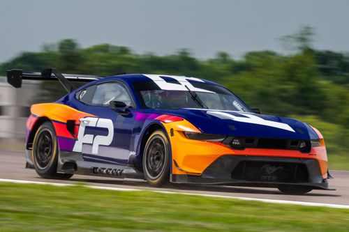 Ford Mustang GT3 - mẫu xe đua đậm chất cơ bắp Mỹ