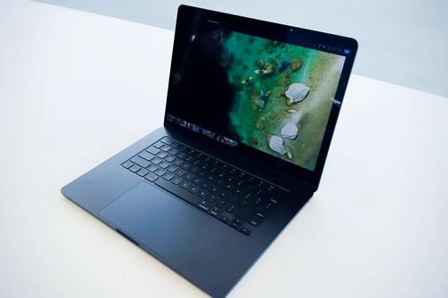Vì sao mãi đến năm nay Apple mới tung ra MacBook Air 15 inch