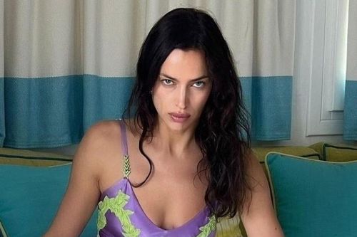 Mốt váy ngủ xuyên thấu, lộ nội y của sao nữ