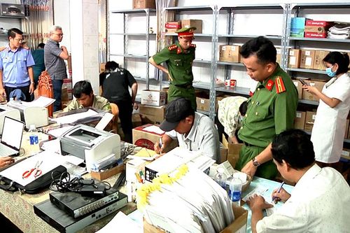 Khởi tố 5 bác sĩ làm giả giấy tờ tại các phòng khám ở Đồng Nai