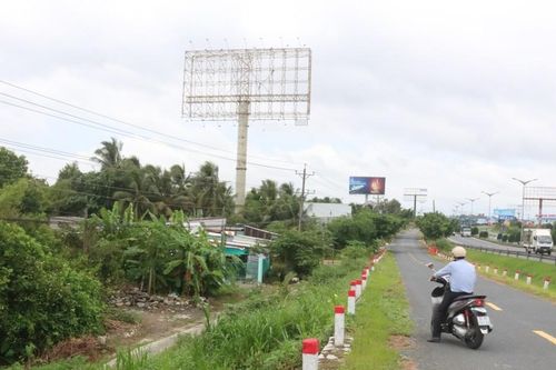 Hiểm họa treo lơ lửng trên đầu