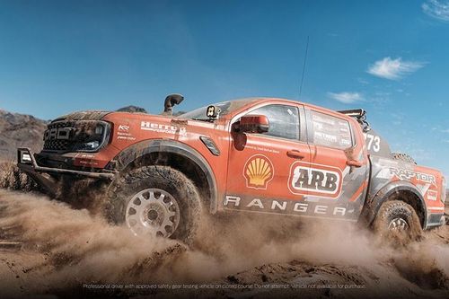 Siêu bán tải Ford Ranger Raptor trước thềm Finke Desert Race 2023