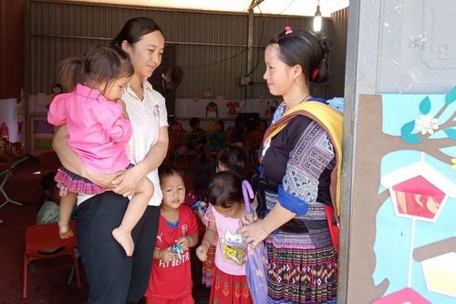 Mùa hè 'sôi động' của giáo viên cắm bản