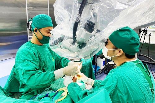 Nối thành công cổ chân đứt rời cho bệnh nhân bị tai nạn lao động