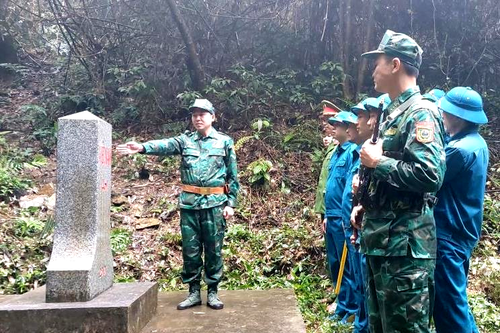 Vận dụng tư tưởng Hồ Chí Minh xây dựng chuẩn mực đạo đức của cán bộ, đảng viên hiện nay