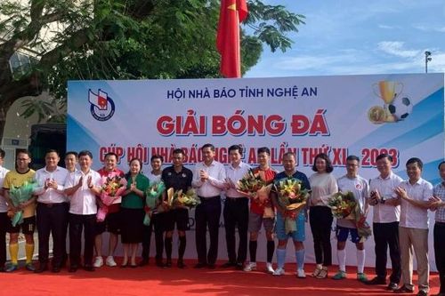 6 đội bóng tranh tài ở Giải Bóng đá Cúp Hội Nhà báo Nghệ An lần thứ XI