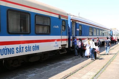 Giảm 10% giá vé tàu cho tất cả học sinh đi thi tốt nghiệp THPT và nhập học
