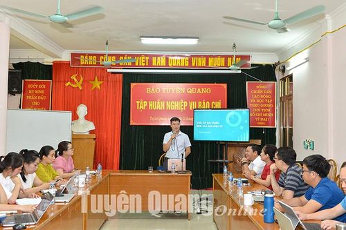 Báo Tuyên Quang tổ chức lớp tập huấn về phương pháp viết tin bài chuẩn SEO
