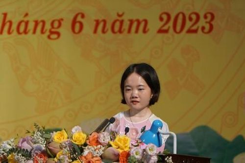 Cô giáo không tay ở Thanh Hóa: Đi về phía mặt trời, bóng tối ngả sau lưng