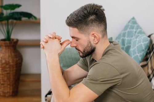 Vợ sắp cưới hủy hôn sau khi xem túi đồ tôi lấy trong khách sạn 5 sao